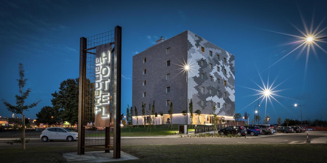 Hotel The Cube Fidenza Dış mekan fotoğraf