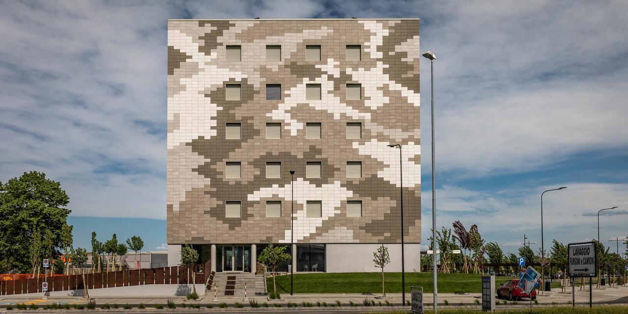 Hotel The Cube Fidenza Dış mekan fotoğraf